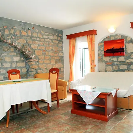 Astoria Apartman *