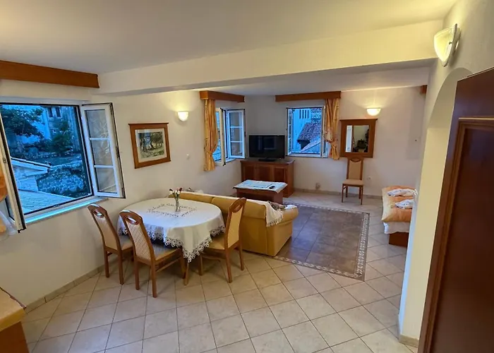 Apartment Astoria Rab Town