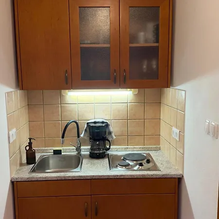 Astoria Apartamento Rab Town