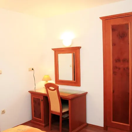 Astoria Apartment *