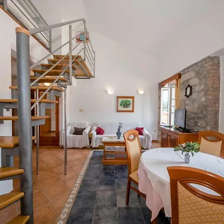Astoria Apartment Rab Town