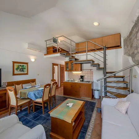 Appartamento Astoria Rab Town