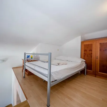 Astoria Apartment Rab Town